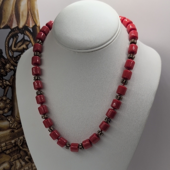 Liz Claiborne Red and Gold Vintage Necklace with Toggle Closure - Picture 5 of 7